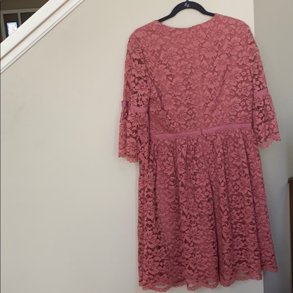 Gal Meets Glam Josephine Floral Lace Dress. - Picture 8 of 11